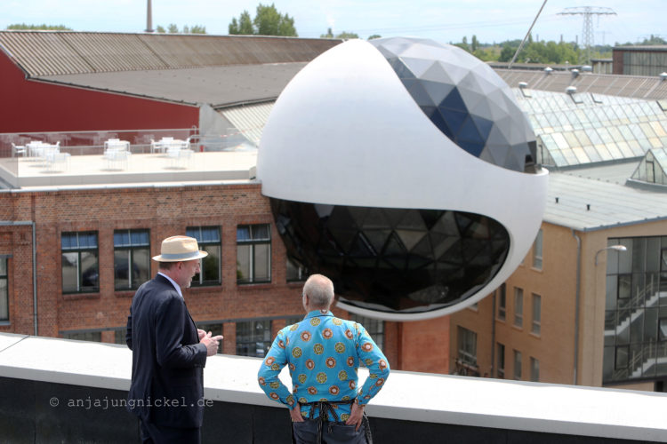 „OSCAR-NIEMEYER-SPHERE“ | Leipzig • Architekturfotos und inszeniertes Portrait für Presseveröffentlichung