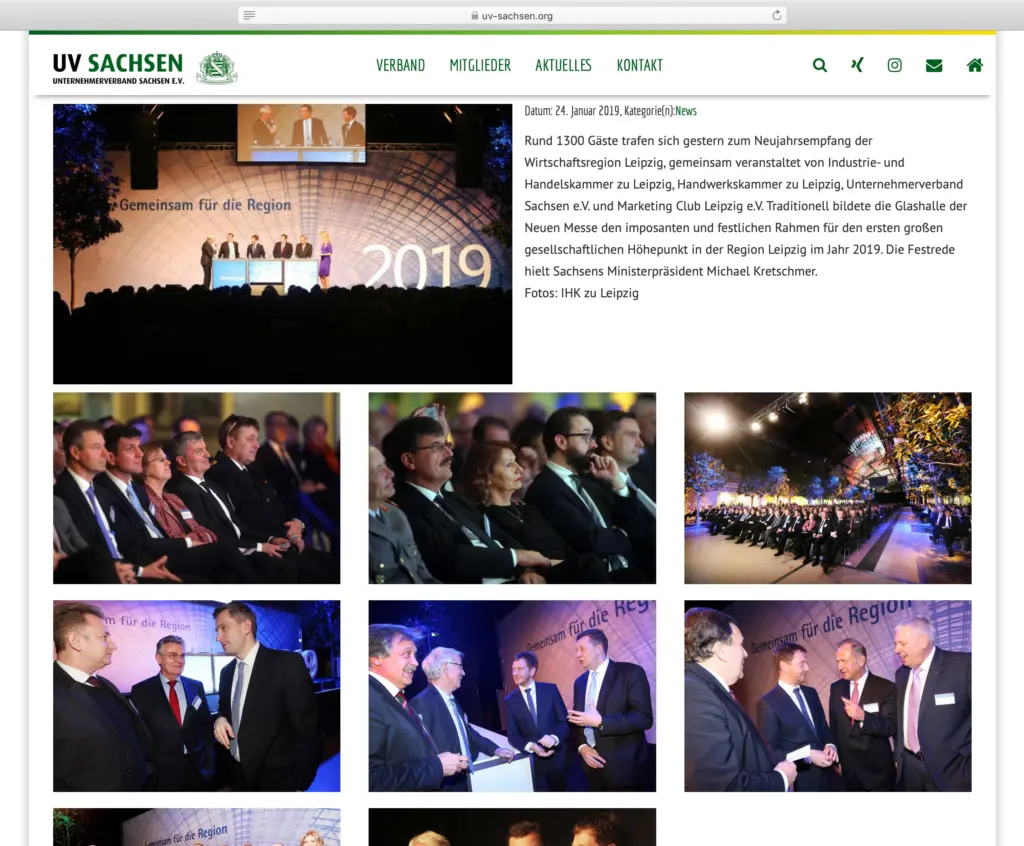 Screenshot der Webseite uv-sachsen.org mit einem Bericht vom 24. Januar 2019 über den Neujahrsempfang der Wirtschaftsregion Leipzig in der Glashalle der Neuen Messe. Die Seite zeigt eine Galerie mit mehreren Fotos von Anja Jungnickel, darunter eine Gesamtansicht der Veranstaltung mit Bühne und rund 1300 Gästen, aufmerksame Zuschauer in den Reihen sowie Gespräche von Persönlichkeiten der Wirtschaft und Politik (darunter Sachsens Ministerpräsident Michael Kretschmer). Oben rechts steht der Fotonachweis "Fotos: IHK zu Leipzig".